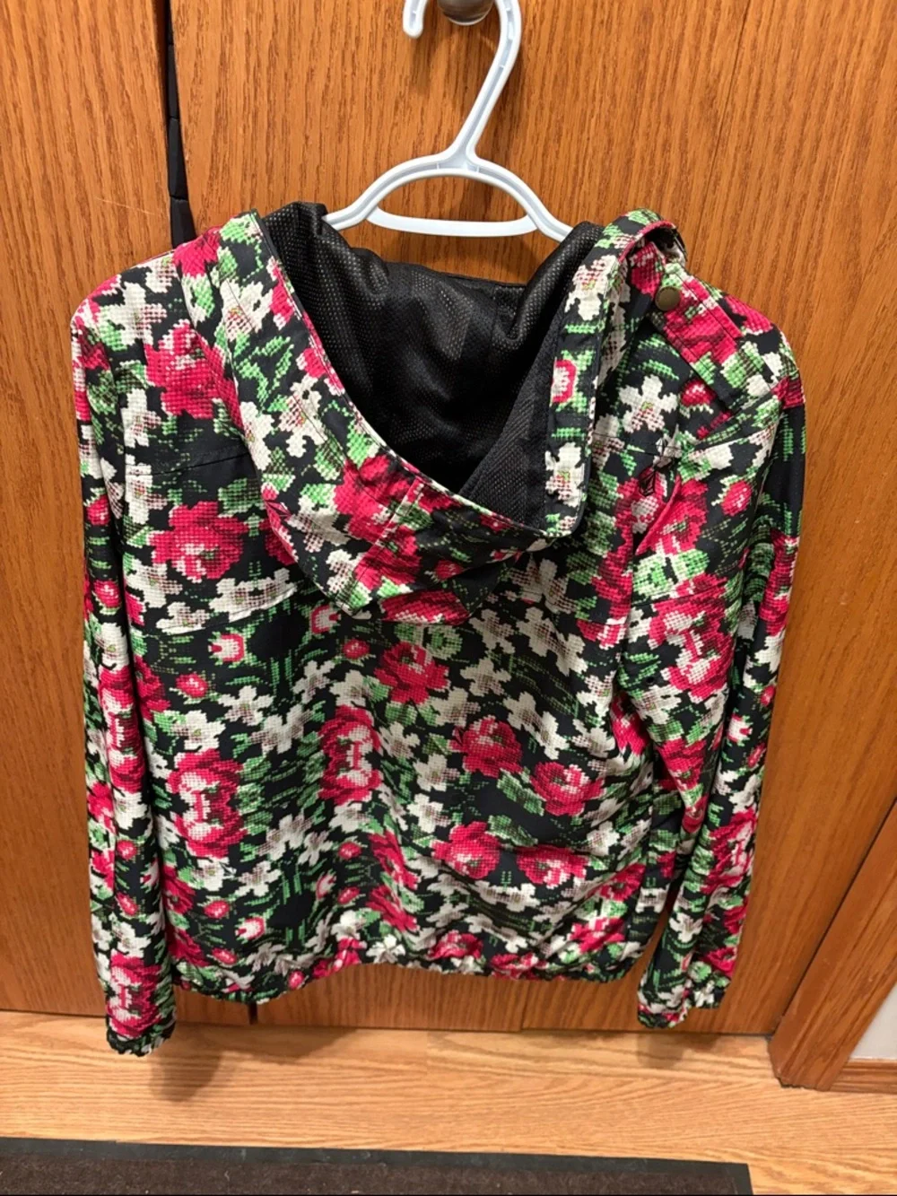 VOLCOM lightweight jacket - Picture 2 of 4